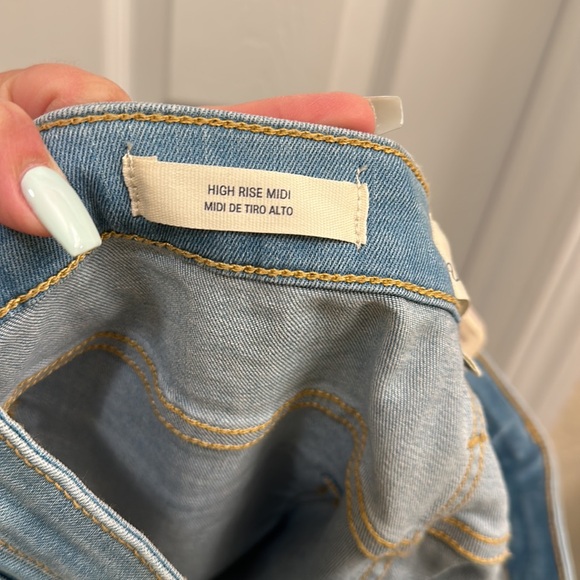 Universal Thread Mid Shorts - Picture 7 of 8